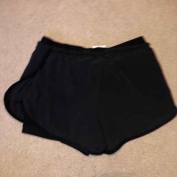 Black Nike shorts with spandex, size S - Picture 4 of 4